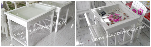 โต๊ะกระจก ขนาด 70x70x75 cm. สามารถเปิดด้านบนได้เพื่อใช้เป็นที่เก็บของ หรือจะจัดด้านในให้สวยงามก็ได้ตามใจชอบ ตัวโต๊ะทำจากไม้เต็ง แข็งแรงทนทาน กระจกที่นำมาใช้เป็นกระจกหนา 10 มิล สามารถรับน้ำหนักได้เป็นอย่างดี glass table